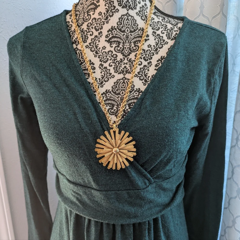 Vintage Monet ☀️ Sunburst Starburst Medallion Necklace - Picture 6 of 16
